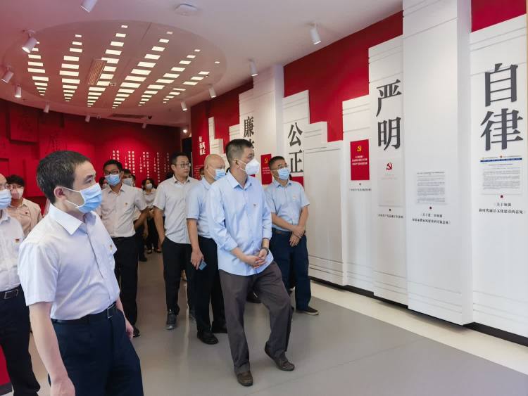 傳承海瑞精神 激蕩清風(fēng)正氣——市環(huán)發(fā)公司開展“清廉國(guó)企 青廉有我”主題黨日活動(dòng)(圖7)